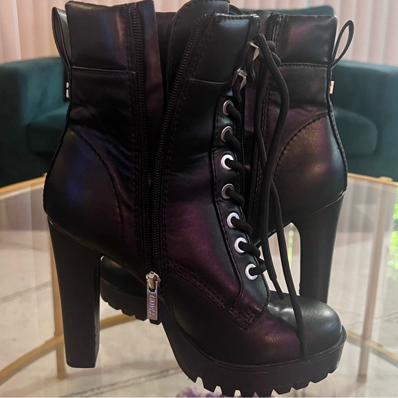GUESS Woman’s Black Boots - Picture 10 of 11